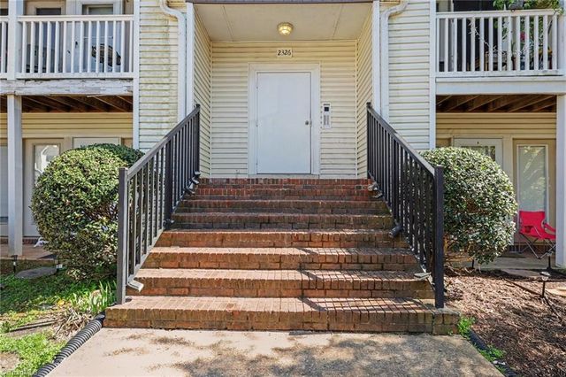 2326 W Vandalia Road B, Greensboro, NC 27407