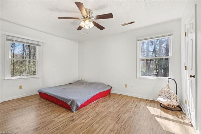 2326 W Vandalia Road B, Greensboro, NC 27407