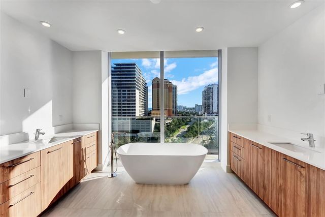 153 N Seabreeze Boulevard 902, Fort Lauderdale, FL 33304