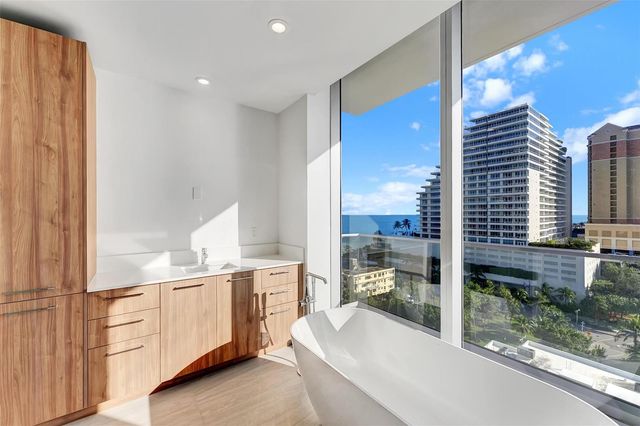 153 N Seabreeze Boulevard 902, Fort Lauderdale, FL 33304