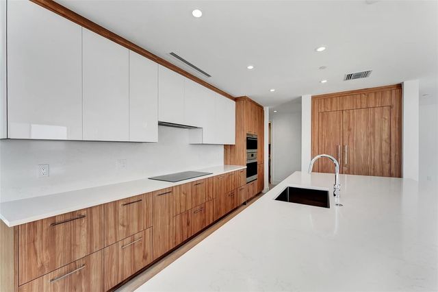 153 N Seabreeze Boulevard 902, Fort Lauderdale, FL 33304