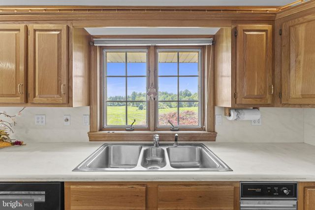 176 ROCK MILLS RD, Castleton, VA 22716