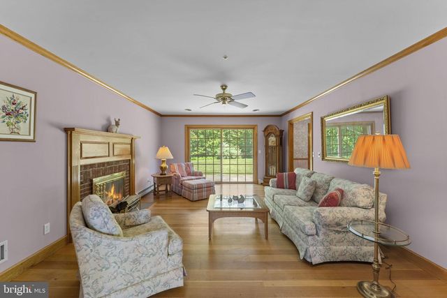 176 ROCK MILLS RD, Castleton, VA 22716