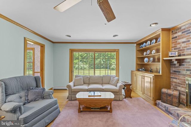 176 ROCK MILLS RD, Castleton, VA 22716