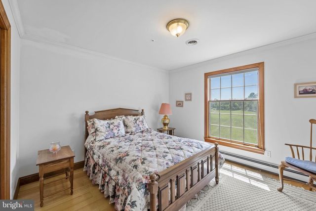 176 ROCK MILLS RD, Castleton, VA 22716