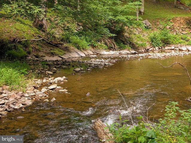 176 ROCK MILLS RD, Castleton, VA 22716
