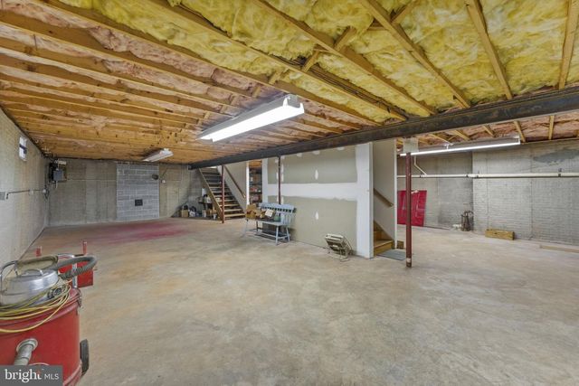 176 ROCK MILLS RD, Castleton, VA 22716