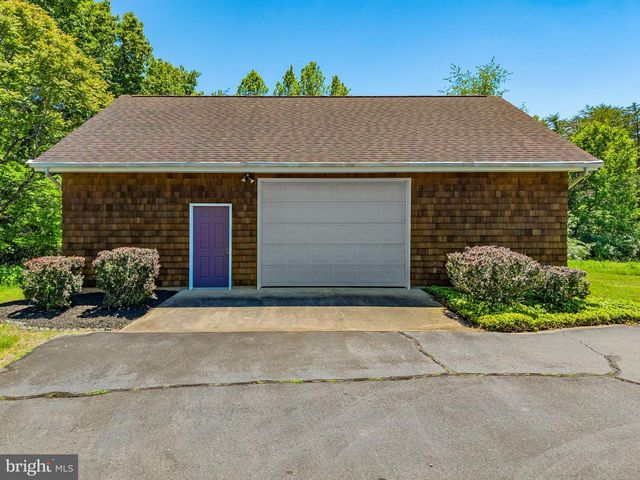 176 ROCK MILLS RD, Castleton, VA 22716