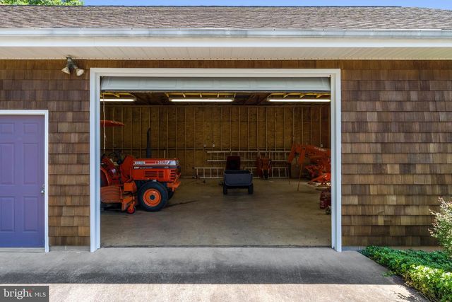 176 ROCK MILLS RD, Castleton, VA 22716