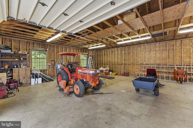176 ROCK MILLS RD, Castleton, VA 22716