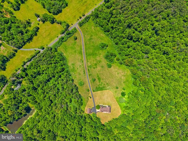176 ROCK MILLS RD, Castleton, VA 22716