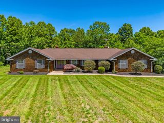 176 ROCK MILLS RD, Castleton, VA 22716
