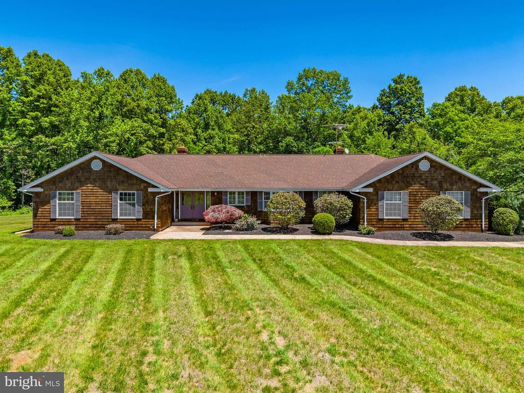 176 ROCK MILLS RD, Castleton, VA 22716