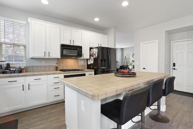 5222 Loki Ln, Stockton, CA 95219