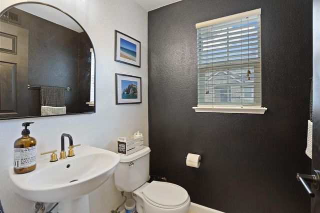 5222 Loki Ln, Stockton, CA 95219