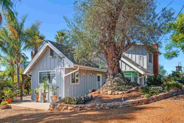 11270 San Luis Rey Dr, Valley Center, CA 92082