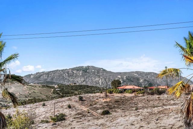 11270 San Luis Rey Dr, Valley Center, CA 92082