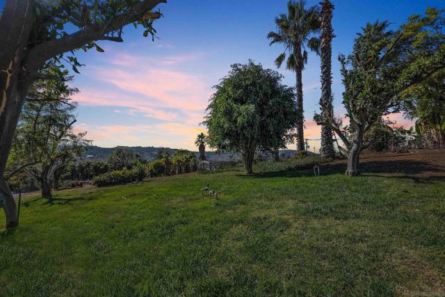 11270 San Luis Rey Dr, Valley Center, CA 92082