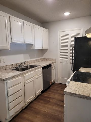 10814 E 15th Place, Tulsa, OK 74128