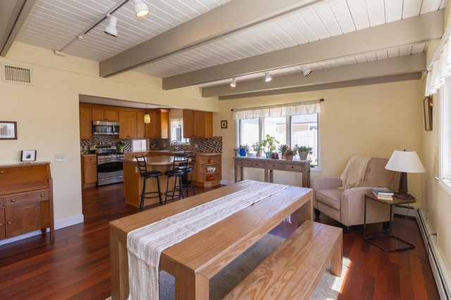 1440 Belmont Lane W, Roseville, MN 55113