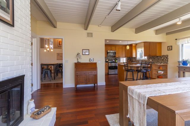 1440 Belmont Lane W, Roseville, MN 55113