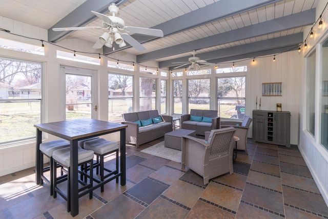 1440 Belmont Lane W, Roseville, MN 55113