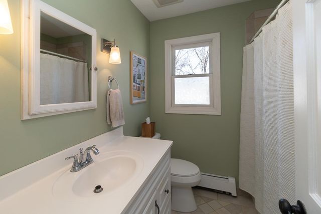 1440 Belmont Lane W, Roseville, MN 55113