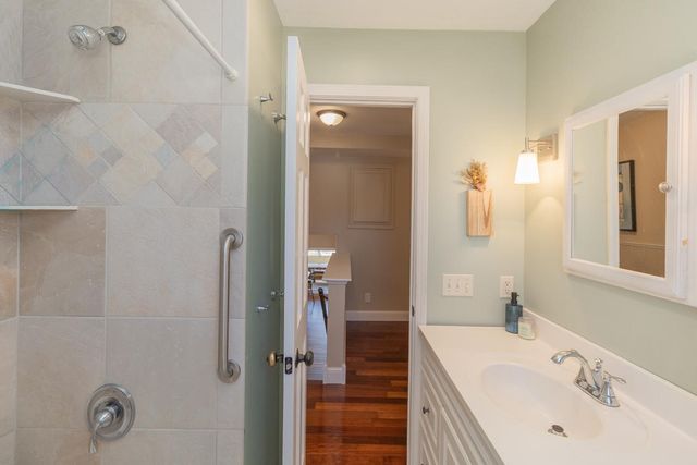 1440 Belmont Lane W, Roseville, MN 55113