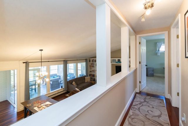 1440 Belmont Lane W, Roseville, MN 55113