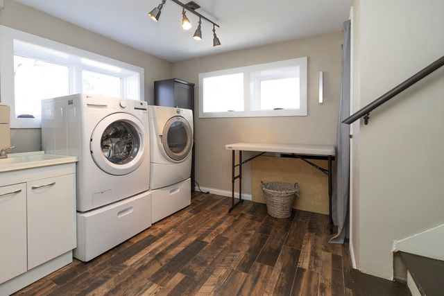 1440 Belmont Lane W, Roseville, MN 55113