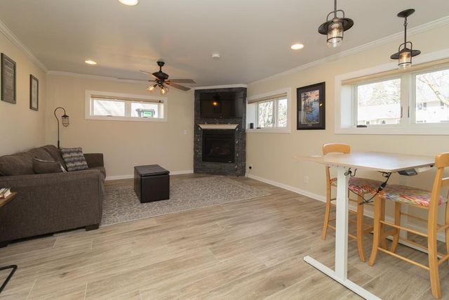 1440 Belmont Lane W, Roseville, MN 55113