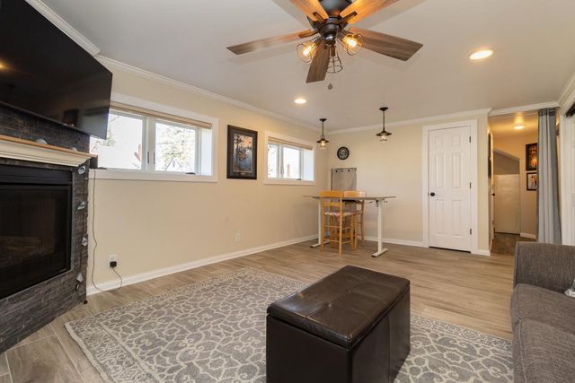 1440 Belmont Lane W, Roseville, MN 55113