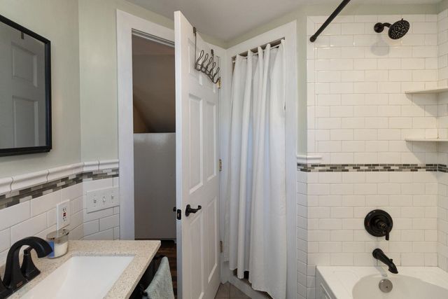 1440 Belmont Lane W, Roseville, MN 55113