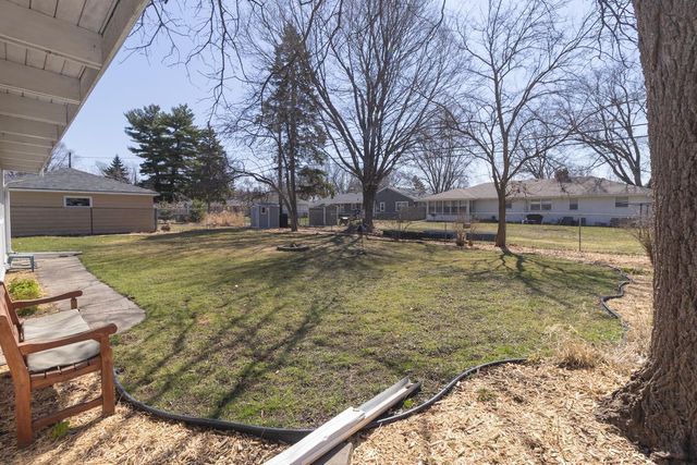 1440 Belmont Lane W, Roseville, MN 55113