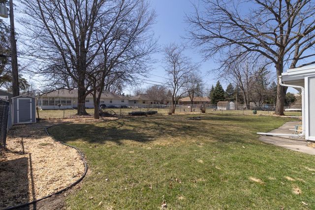 1440 Belmont Lane W, Roseville, MN 55113
