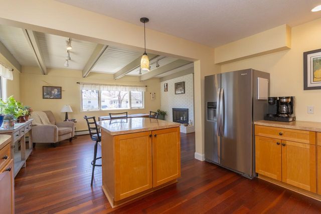 1440 Belmont Lane W, Roseville, MN 55113