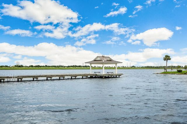 19552 BROAD SHORE Walk, Loxahatchee, FL 33470