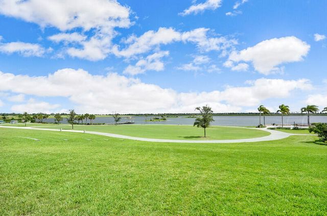 19552 BROAD SHORE Walk, Loxahatchee, FL 33470