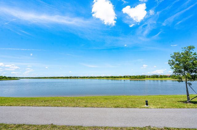 19552 BROAD SHORE Walk, Loxahatchee, FL 33470