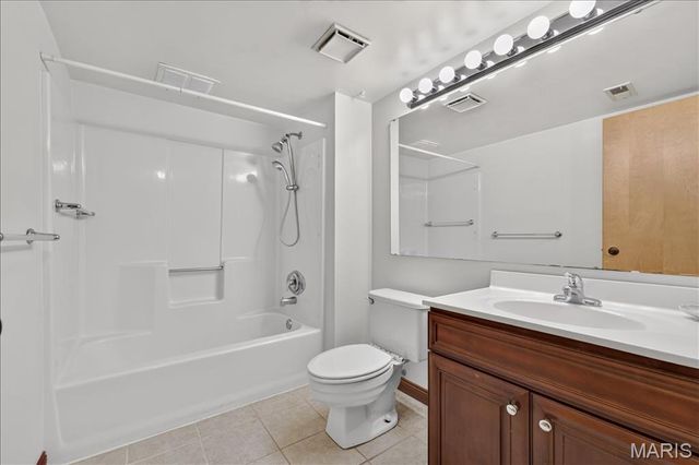 1315 Prospect Village Lane C, Ballwin, MO 63021