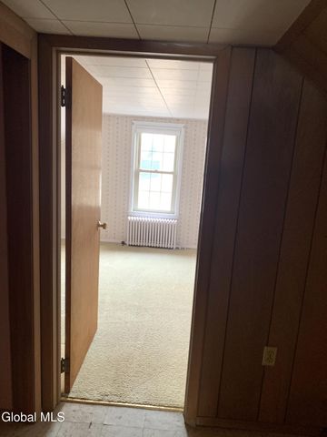 15 Grounds Place, Colonie, NY 12205