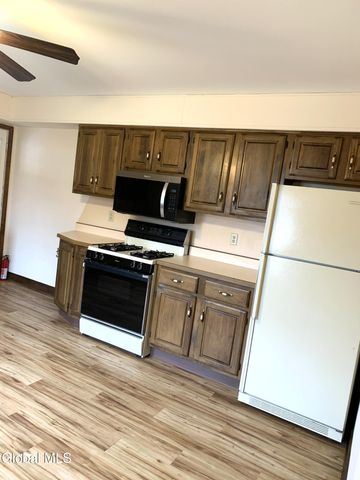 15 Grounds Place, Colonie, NY 12205