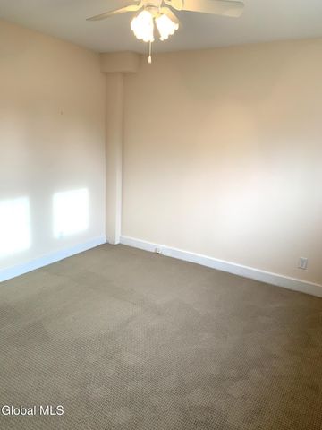 15 Grounds Place, Colonie, NY 12205