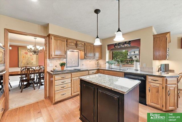 1816 N 129 Circle, Omaha, NE 68154
