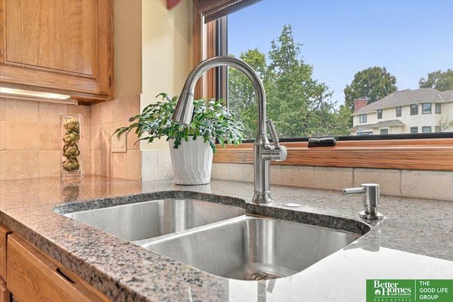 1816 N 129 Circle, Omaha, NE 68154