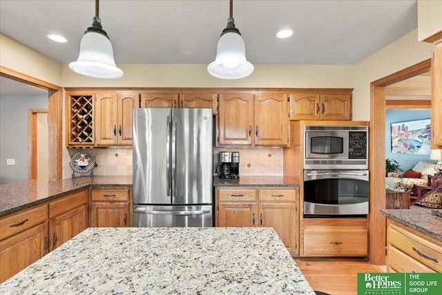 1816 N 129 Circle, Omaha, NE 68154