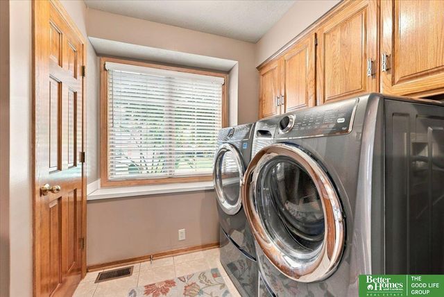 1816 N 129 Circle, Omaha, NE 68154