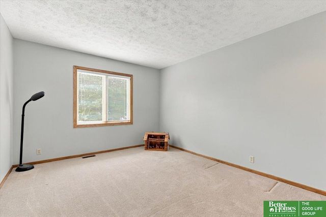 1816 N 129 Circle, Omaha, NE 68154
