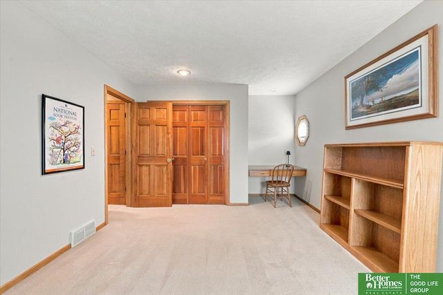 1816 N 129 Circle, Omaha, NE 68154