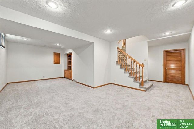 1816 N 129 Circle, Omaha, NE 68154